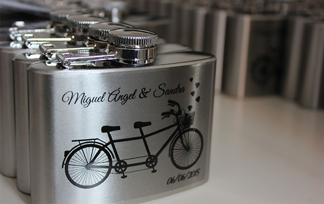 Petacas personalizadas para bodas con bicicletas